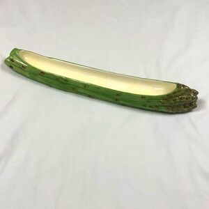 Porcelain asparagus appetizer boat